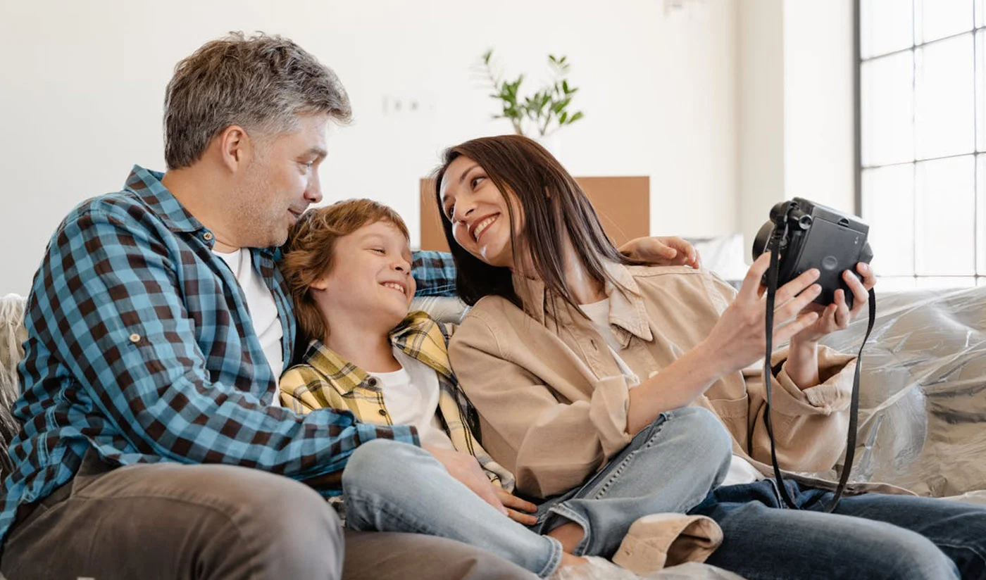The family takes a picture together